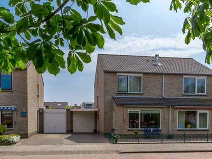 Tussenwoning te koop: Wierbalg 2416, Wierbalg Julianadorp