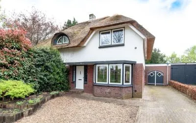 Twee-onder-één-kap te koop: Wierdensestraat 140B, Verspreide huizen wijk 14 Almelo