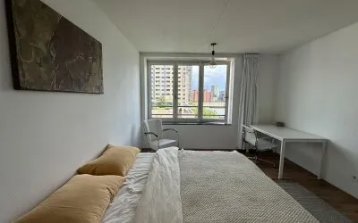 Appartement te huur: Wierdsmaplein 19, Kop van Zuid Rotterdam