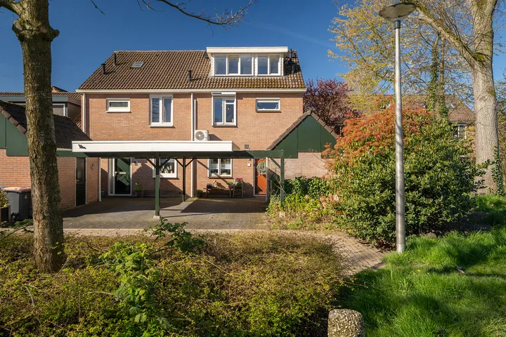 Hoekwoning te koop: Wiggerlanden 45, Enschede