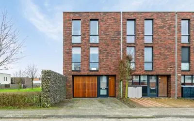 Corner house for sale: Wijboschstraat 100, Witbrant West Tilburg