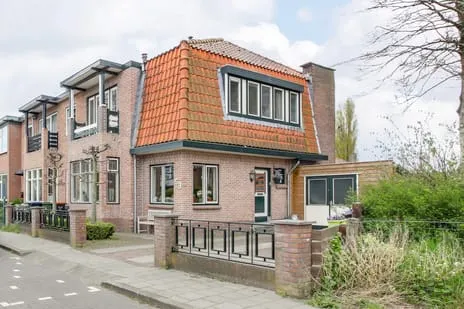 Hoekwoning te koop: Wijkerstraatweg 53, Van Gelderbuurt Velsen-Noord