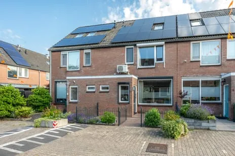 Terraced house for sale: Wijnbesgaarde 6, Gaarden Nieuwegein