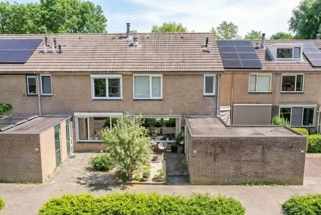 Tussenwoning te koop: Wijngaard 220, Hofstede, Plantage, Wijngaard Lelystad