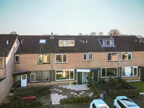 Tussenwoning te koop: Wijngaard 93, Lelystad