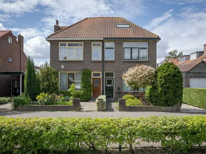 Hoekwoning te koop: Wijngaardenlaan 125, Bloemenwijk Voorschoten