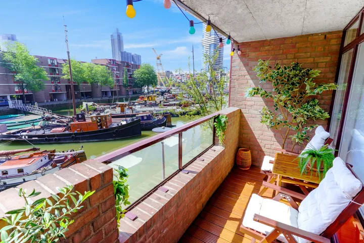 Tussenwoning te koop: Wijnkade 76, Stadsdriehoek Rotterdam