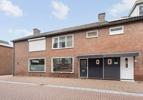 Tussenwoning te koop: Wijnstraat 64, Echt Centrum Echt