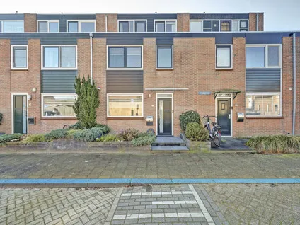 Tussenwoning te koop: Wikkedreef 4, Spijkenisse