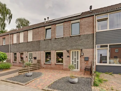 Tussenwoning te koop: Wikkel 52, Emmer-Compascuum-Centrum Emmer-Compascuum