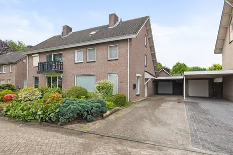 Twee-onder-één-kap te koop: Wikkestraat 3, Eviestraat-Vlasstraat e.o. Riethoven