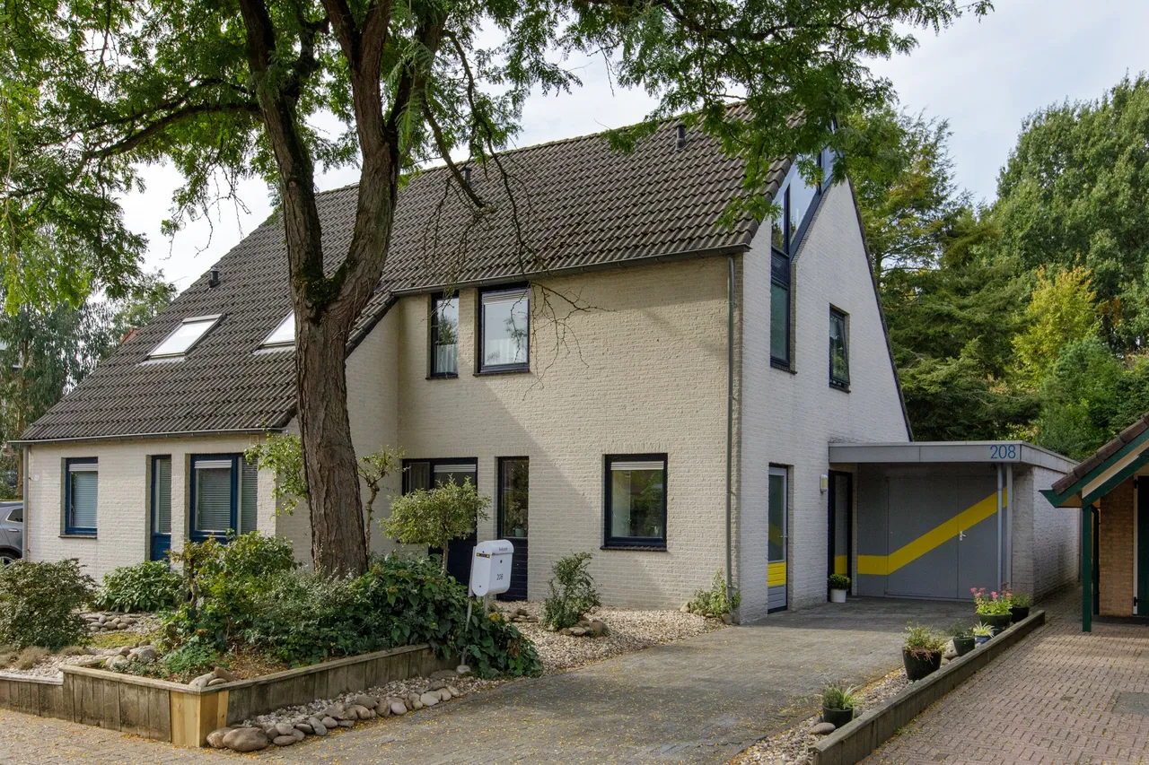 Twee-onder-één-kap te koop: Wildenborch 208, Doetinchem