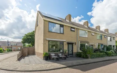 Hoekwoning te koop: Wilgenkade 1, Oude Gouw Enkhuizen