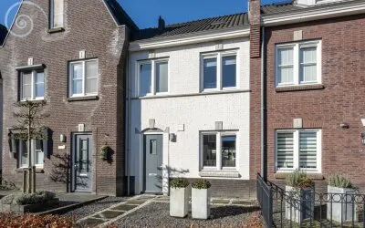 Tussenwoning te koop: Wilgenlaan 6, Dirksland zuid Dirksland