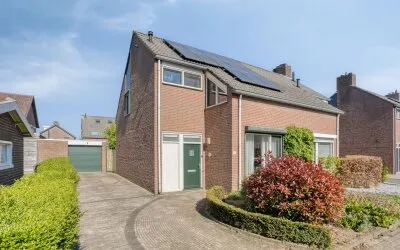 Twee-onder-één-kap te koop: Wilgenpad 10, Kessel-centrum Kessel