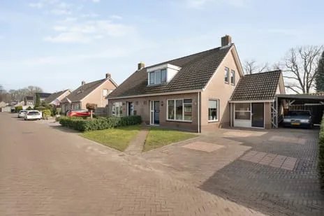 Twee-onder-één-kap te koop: Wilgenstraat 18, Dalen Dalen