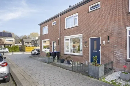 Tussenwoning te koop: Wilgenstraat 32, Groenewoud-Huur Spijkenisse