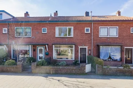 Tussenwoning te koop: Wilgenstraat 4, Tussenbeeksbuurt Ijmuiden