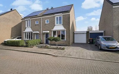 Tussenwoning te koop: Wilhelmina Druckerlaan 24, Rosenburg Vlissingen