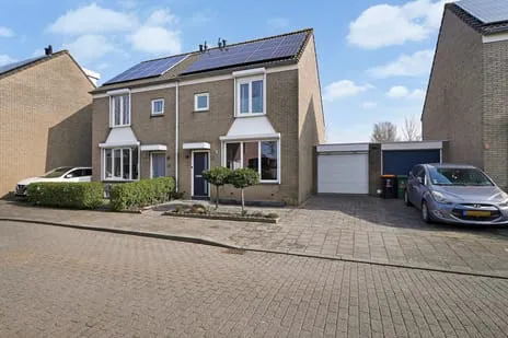 Tussenwoning te koop: Wilhelmina Druckerlaan 24, Rosenburg Vlissingen