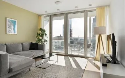 Appartement te huur: Wilhelminakade 237, Kop van Zuid Rotterdam