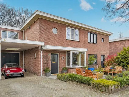 Tussenwoning te koop: Wilhelminakanaalstraat 26, Batadorp Best