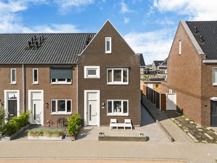Hoekwoning te koop: Wilhelminalaan 24, Urkerland Urk