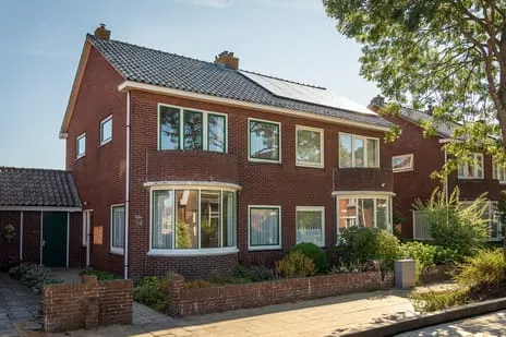 Tussenwoning te koop: Wilhelminalaan 84, Den Burg Den Burg