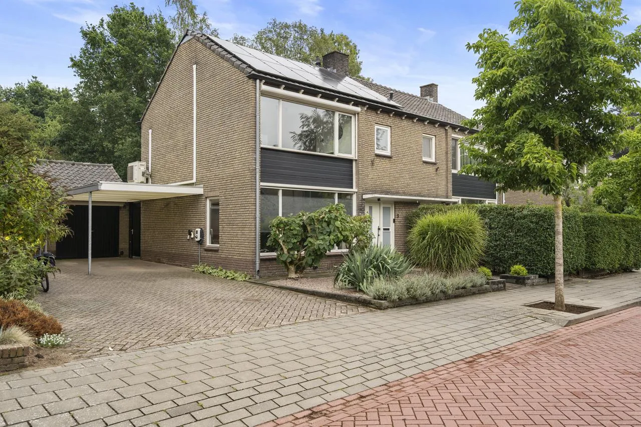 Twee-onder-één-kap te koop: Wilhelminalaan 9, Bennekom