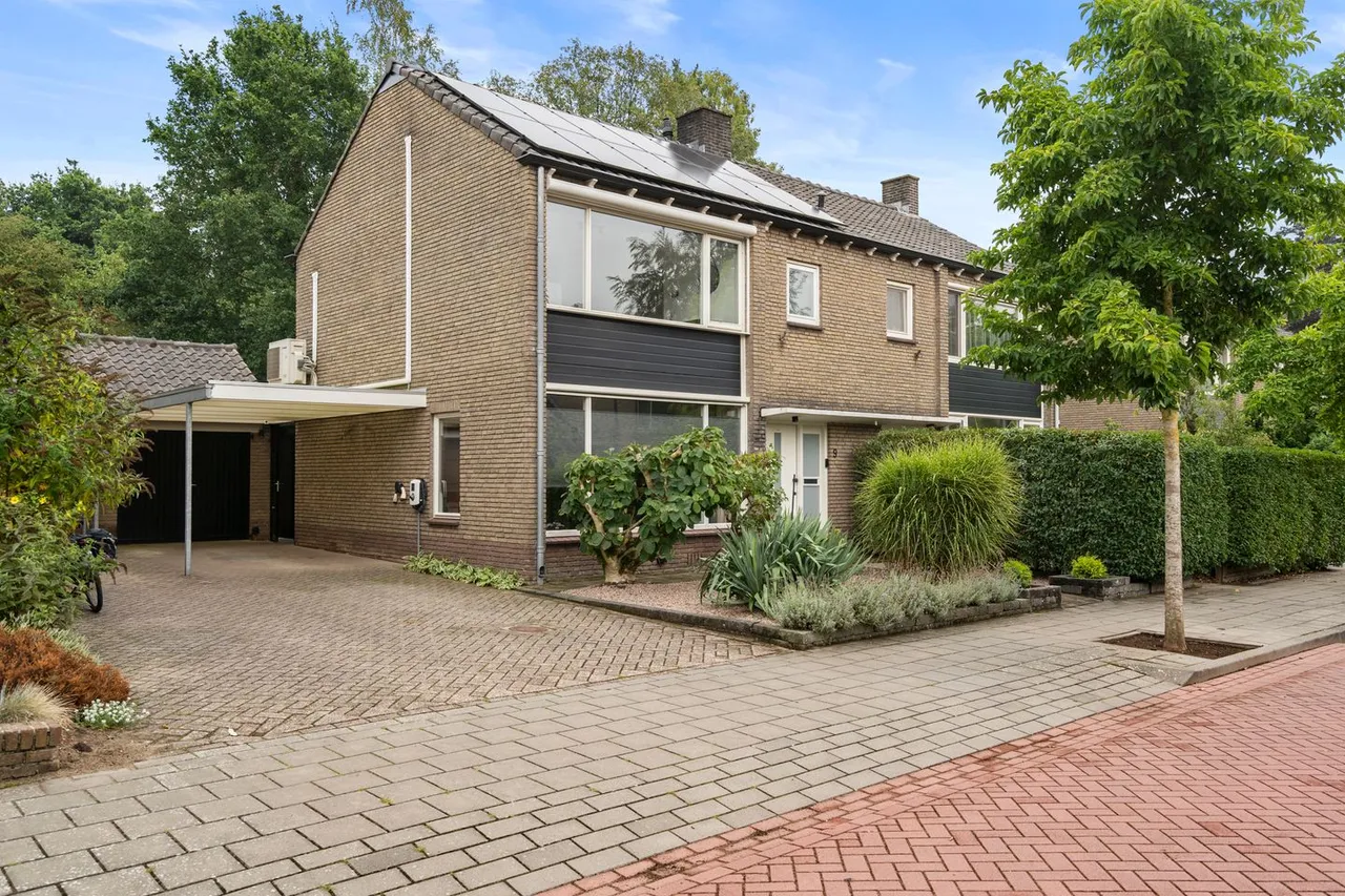 Twee-onder-één-kap te koop: Wilhelminalaan 9, Bennekom