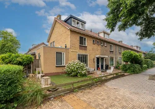 Hoekwoning te koop: Wilhelminaplantsoen 13, Diemen