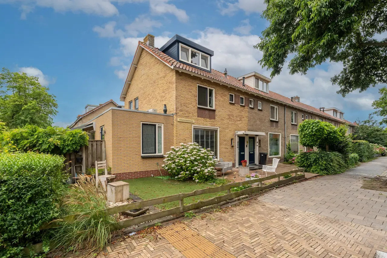 Hoekwoning te koop: Wilhelminaplantsoen 13, Diemen