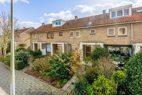 Tussenwoning te koop: Wilhelminaplantsoen 69, Centrum West Diemen