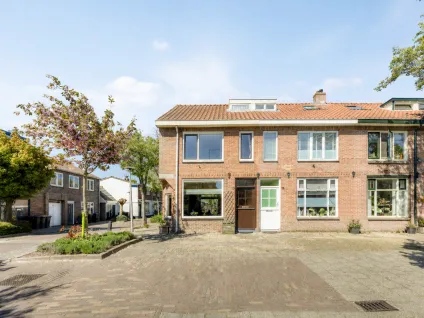 Hoekwoning te koop: Wilhelminastraat 12, Oranjebuurt Lisse