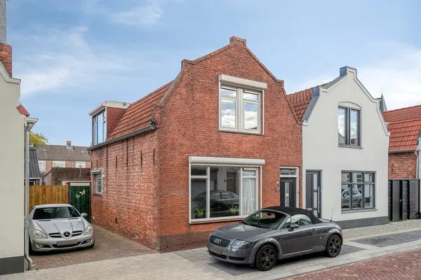 Koopwoning: Wilhelminastraat 14 in Dinteloord - €274.000 - 95m²