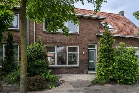 Tussenwoning te koop: Wilhelminastraat 15, Middelharnis centrum Middelharnis
