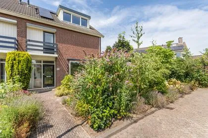 Twee-onder-één-kap te koop: Wilhelminastraat 18, De Laak-Binnenveld Huissen