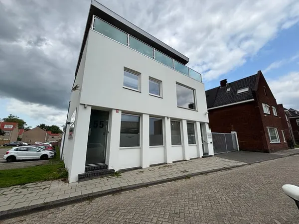 Huurwoning: Wilhelminastraat 55 in Enschede - €1.850 per maand - 194m²