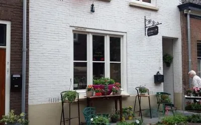 Tussenwoning te koop: Wilhelminastraat 9, Megen Megen