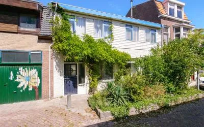 Vrijstaande woning te koop: Wilhelminastraat 99, Van Galenbuurt Den Helder