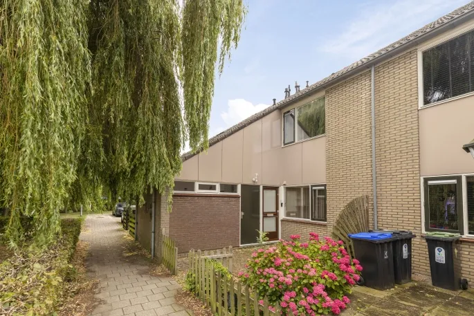 Terraced house for sale: Willem-Alexanderplaats 110, Kulck-Noord Hellevoetsluis