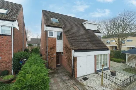 Twee-onder-één-kap te koop: Willem-Alexanderplantsoen 208, Oranjewijk 2 Barendrecht