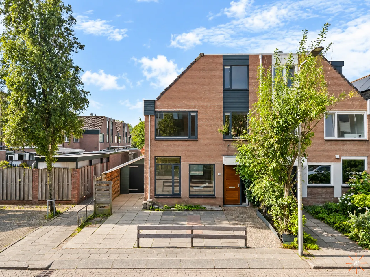 Hoekwoning te koop: Willem Alexanderstraat 18, Zoeterwoude