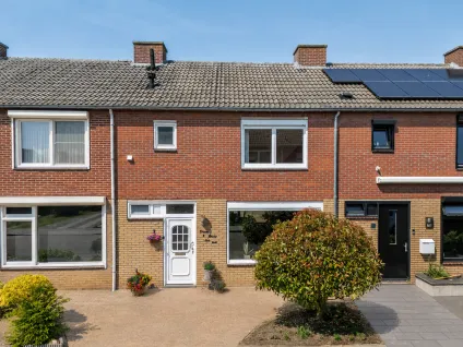 Tussenwoning te koop: Willem Alexanderstraat 3, Velden-West Velden