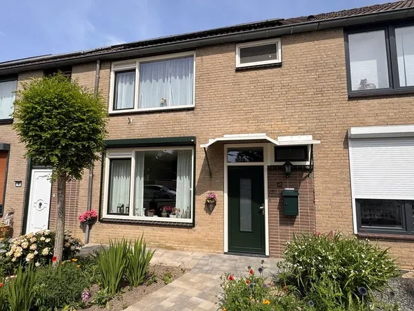 Tussenwoning te koop: Willem Barentszstraat 12, Katspolder Terneuzen