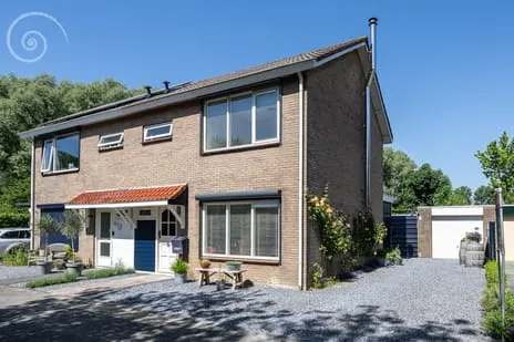 Twee-onder-één-kap te koop: Willem de Jagerstraat 16, Stellendam west Stellendam