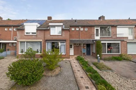 Tussenwoning te koop: Willem de Zwijgerlaan 58, Staatsliedenbuurt Kaatsheuvel