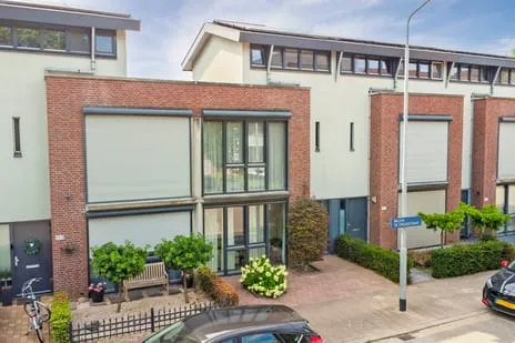 Tussenwoning te koop: Willem de Zwijgerstraat 135, Zonneveld Venlo
