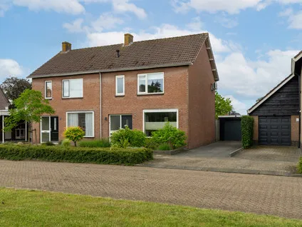 Twee-onder-één-kap te koop: Willem de Zwijgerstraat 3, Vrijhoeve Sprang-Capelle