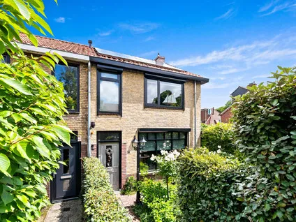 Corner house for sale: Willem De Zwijgerstraat 41, Taanschuurpolder Maassluis